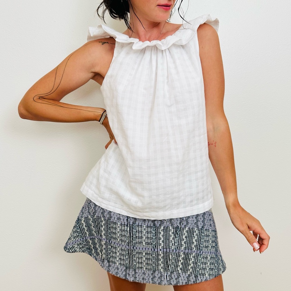Trina Turk Top White Cotton Ruffled Neckline Lined Cottage Preppy Summer Blouse